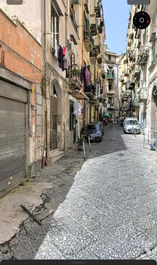Core E Core نابولي المظهر الخارجي الصورة